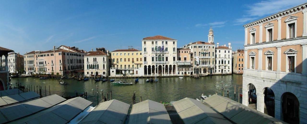 Apartment Loft Overlooking The Grand Canal