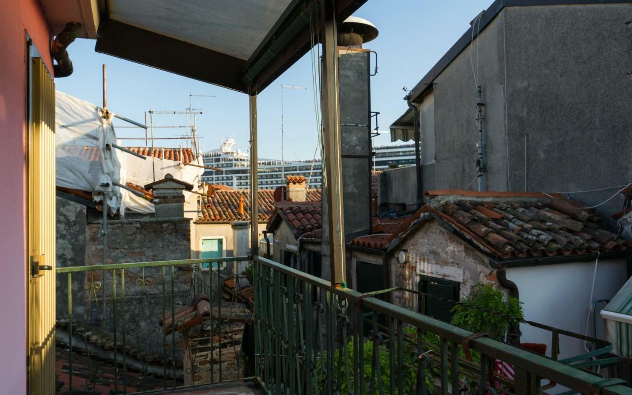 Appartement Venetian Roof View