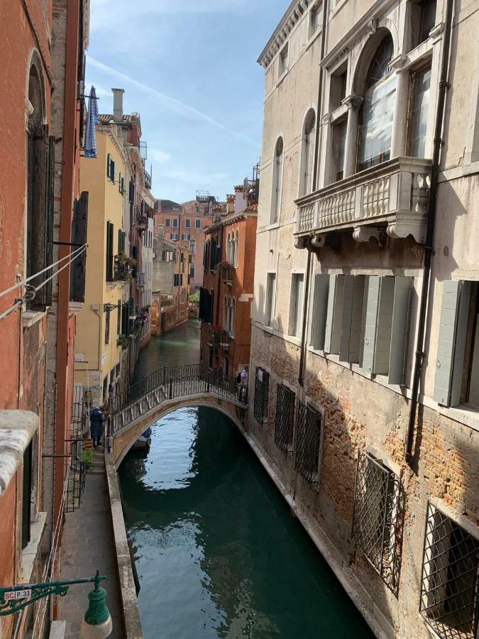 Balcone Sul Canale Venetië