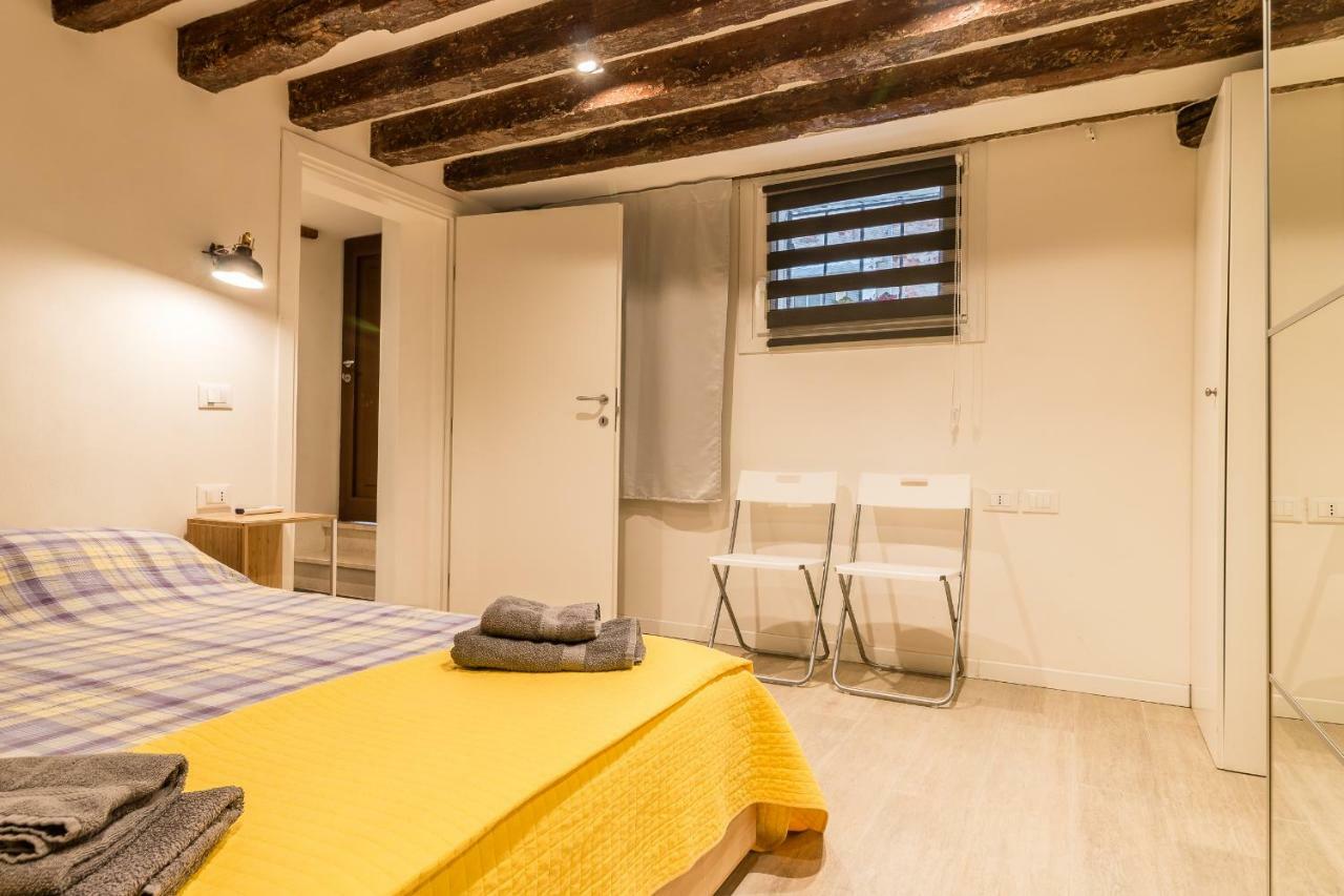 Ramo Delle Moschette Venezia