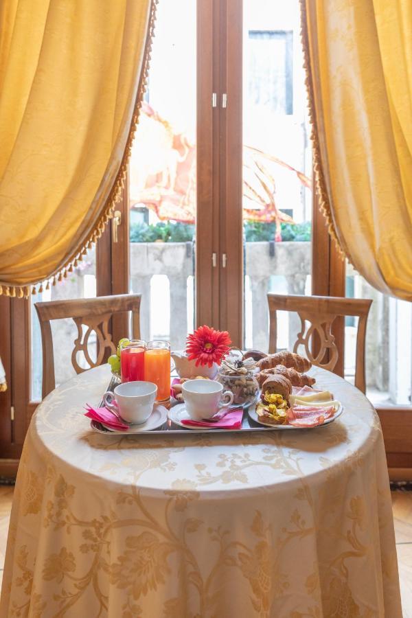 Dimora Al Doge Beato Vista Canale Couette-café Venise