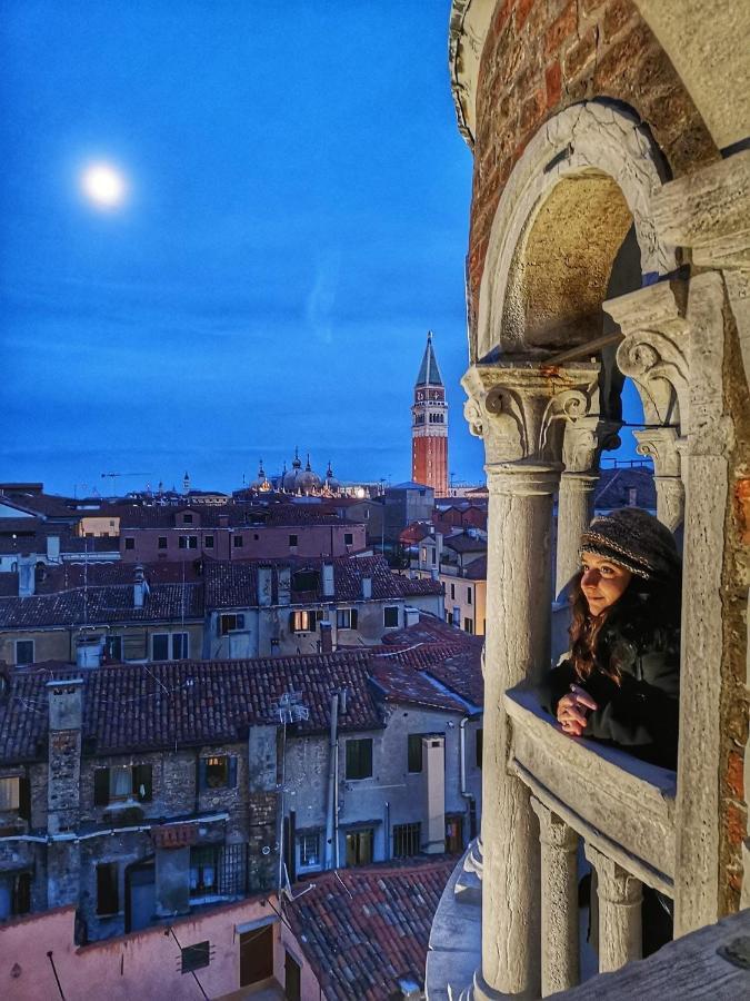 Biennale Ca Dario Venedig