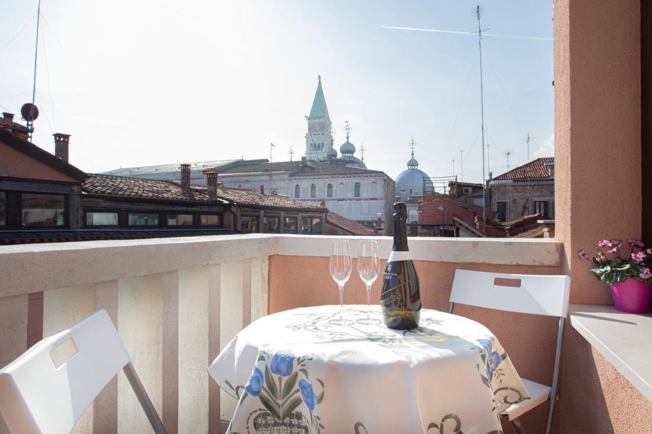 Luxury Terrace View Of San Marco Venezia