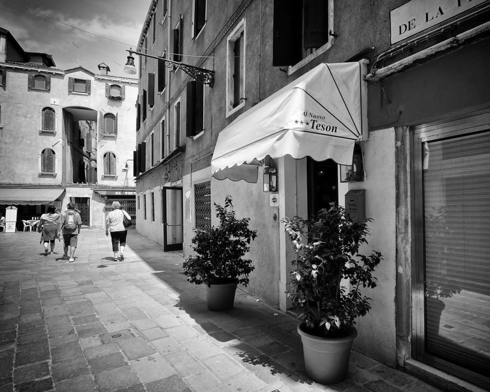 Nuovo Teson Venise