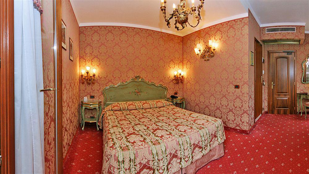 American-dinesen Hotel Venezia