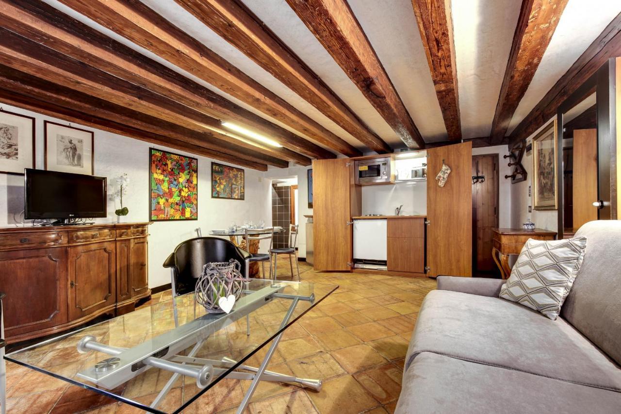 Apartment Canal View In Rialto By Wonderful Italy