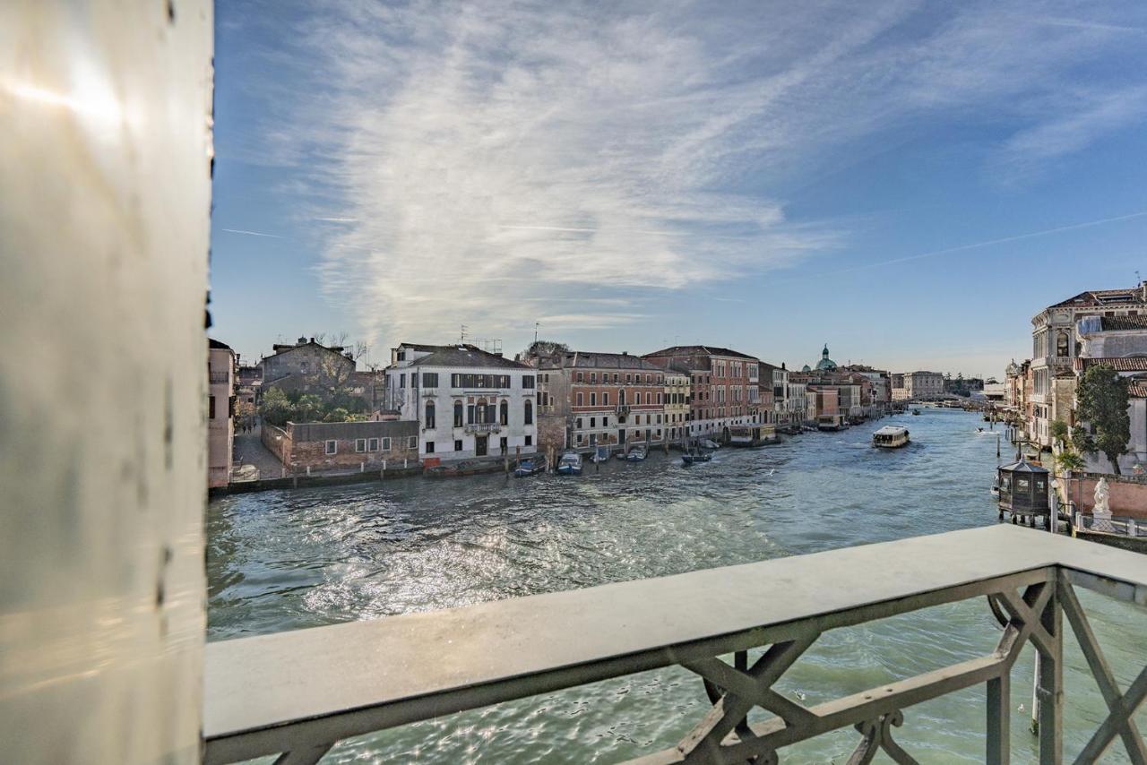 Ca' Degli Specchi Grand Canal Venedig