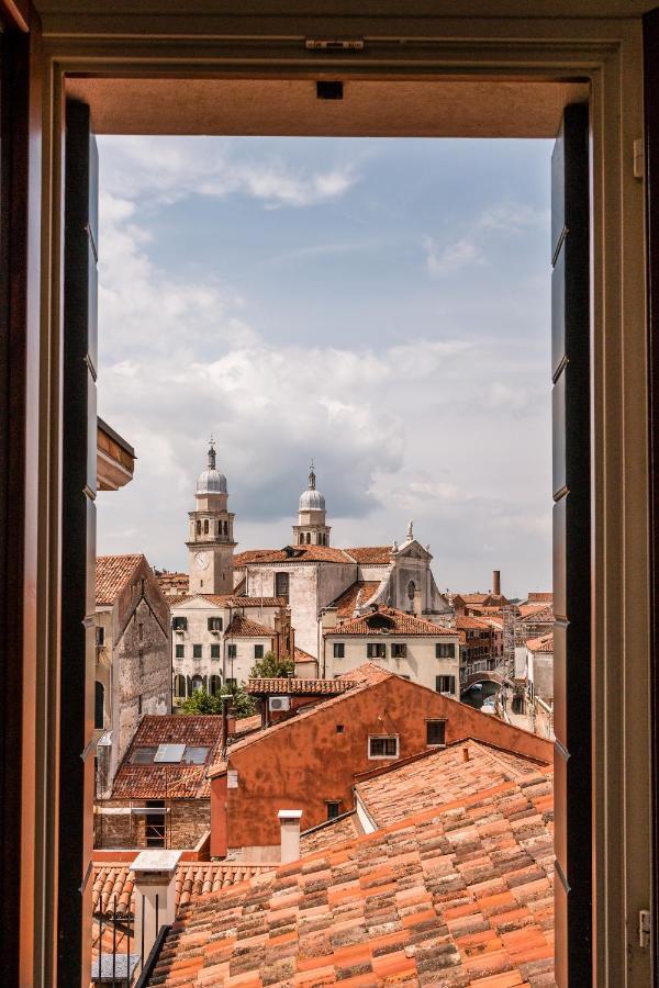 Carmini Canal View And Balcony With Lift Venezia