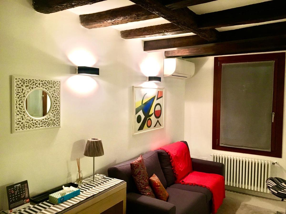 Mirrors Appartement *