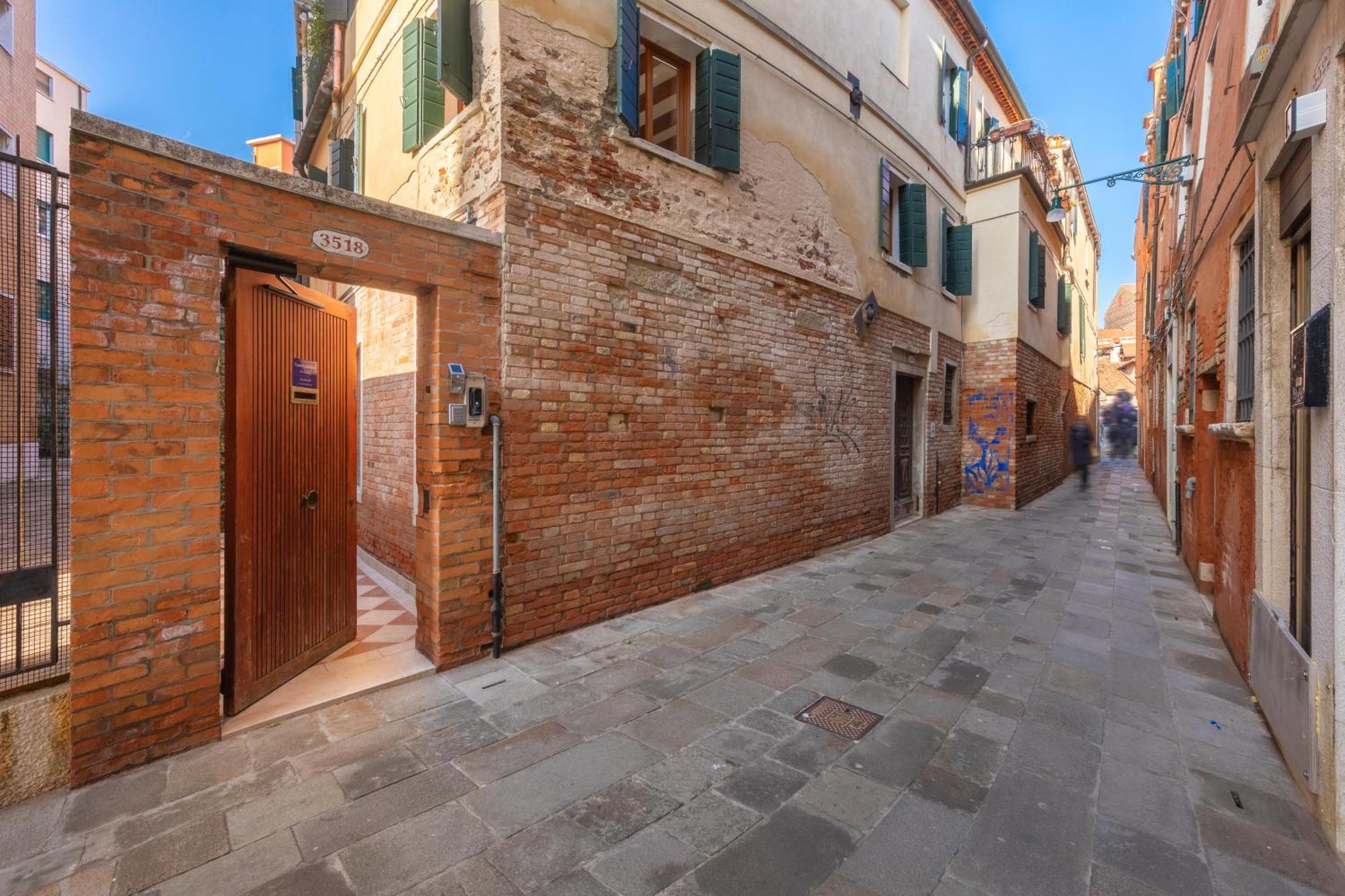 Casanova Ai Tolentini Venice