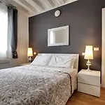 Venice Elegance