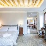 Ca Grimani Double Apartment: Private Terrace And Stunning View