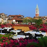 Hotel A La Commedia