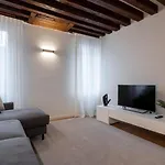 Sant\'Angelo Apartment By Wonderful Italy