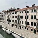 Vivaldi Canal View