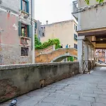 Cannaregio Romantic View Apartment