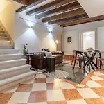 Italian Experience-Rio San Lorenzo Boutique Apartment