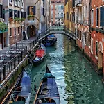 Cosy Apt For 6 Pp Between San Marco And Rialto Bridge