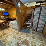 Artists\' House 5 Stars