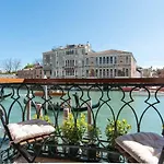 Casa Zucchi | Grand Canal Apartment