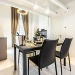 Elegant Fornasa Vecia, Canal View With A Beautiful Garden R&R