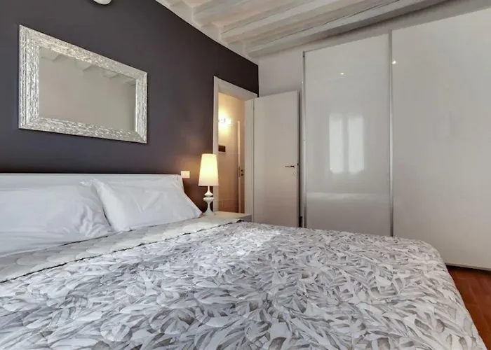 Venice Elegance