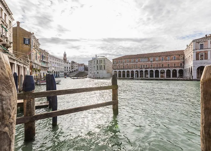 Ca\' Giulia Grand Canal View Next To Rialto Bridge