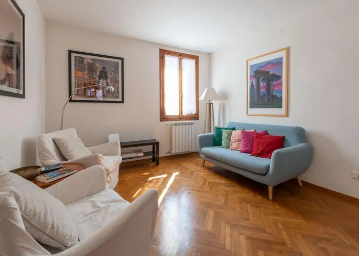 Ca\' Venexiana Spacious Central Apartment