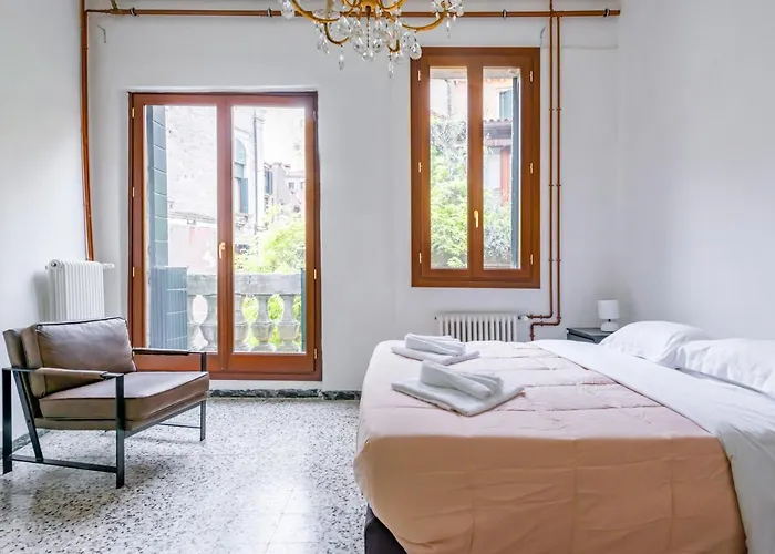 Cannaregio Romantic View Apartment