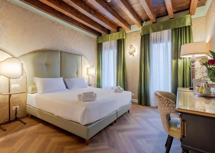 Relais Piazza San Marco