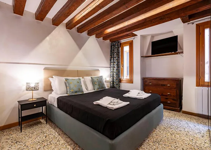 San Marco Square Main Zone Of Venice - Karin House