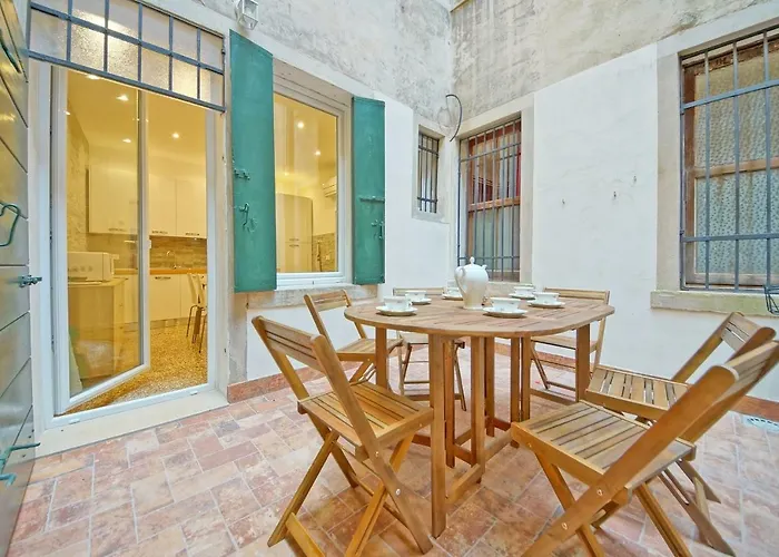 Dolcevita Apartments N 374