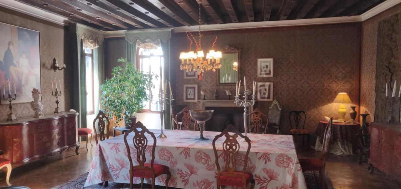 Charming Large Palazzo In Center For Up To 9 People Appartement
