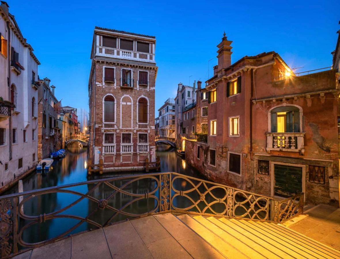Ca Zulian Amazing Canal View Apartment Venedig