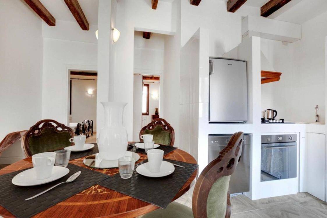 Traditional With Terrace Appartement *