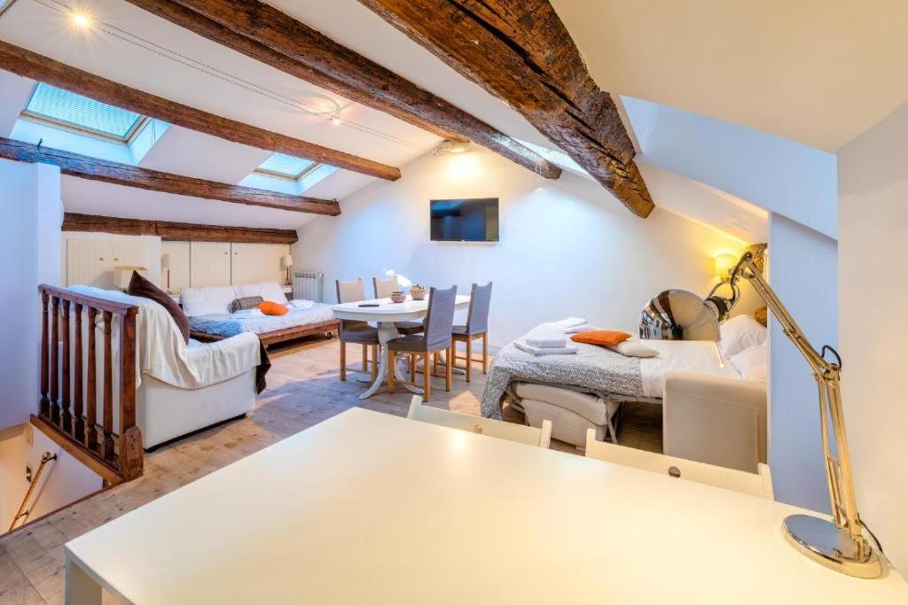 Cozy Attico Dei Furlani Up 4 Persons, Wifi&a/c * Venezia