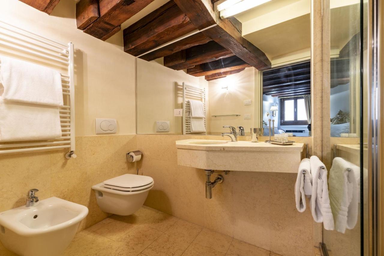 Apartment Gondola Luxury - Campo Santi Filippo E Giacomo By Wonderful Italy Venedig