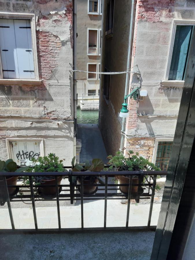 Vacancies * Venise