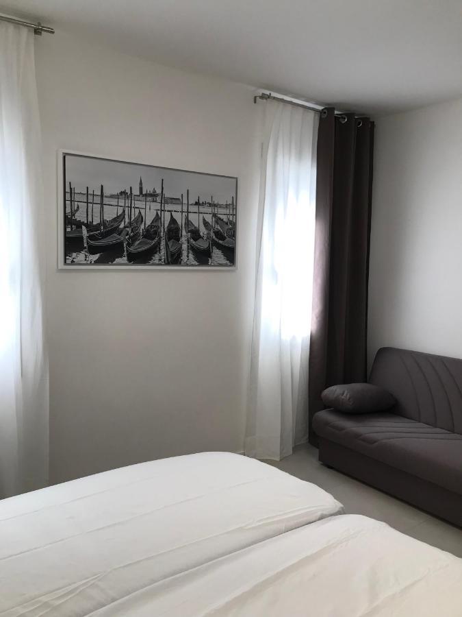 White & Grey Venice Apartments Venedig