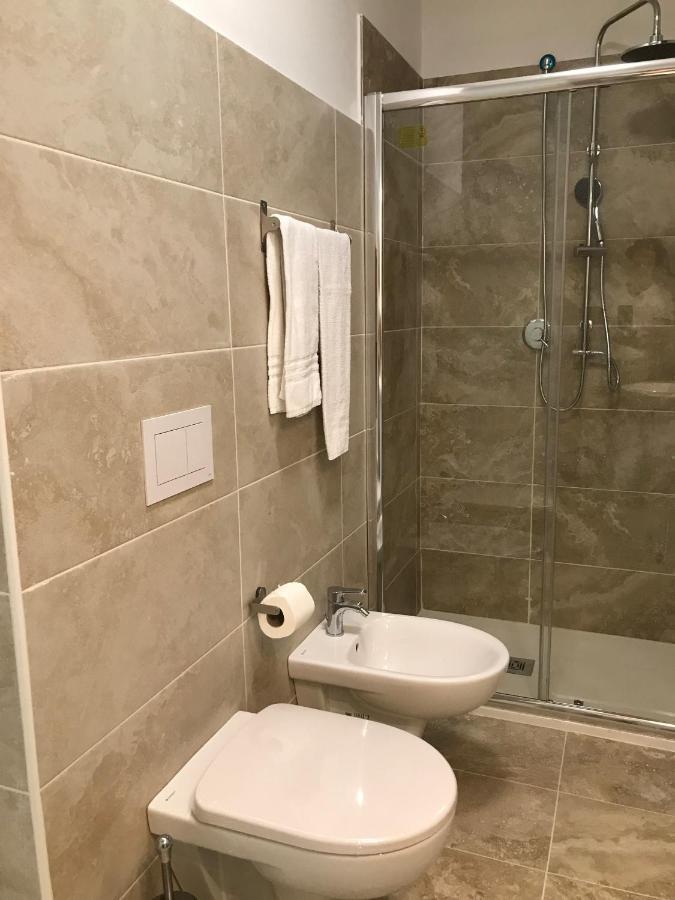 White & Grey Venice Apartments Apartment Venedig