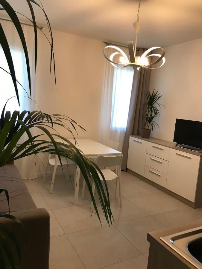 White & Grey Venice Apartments Apartment Venedig