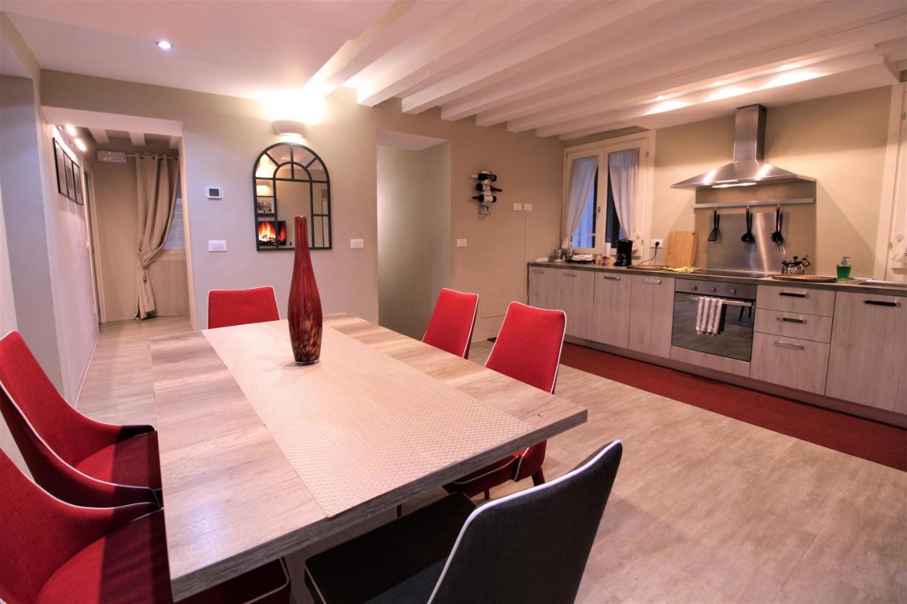 San Marco Fenice 3bdr 2bth Apartment Venice