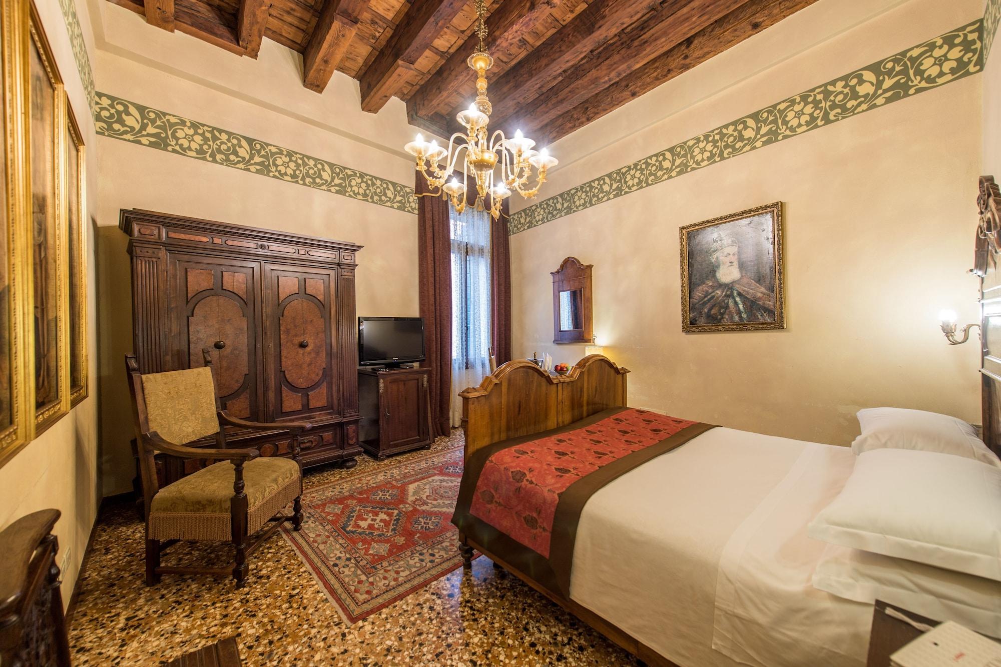Palazzo Priuli 4*