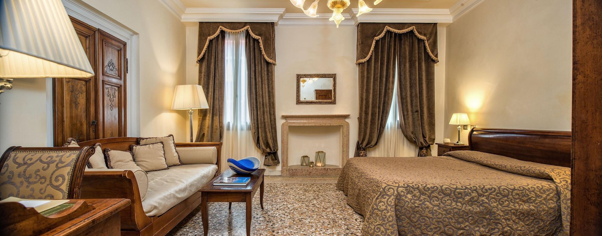 Dell'opera Hotel