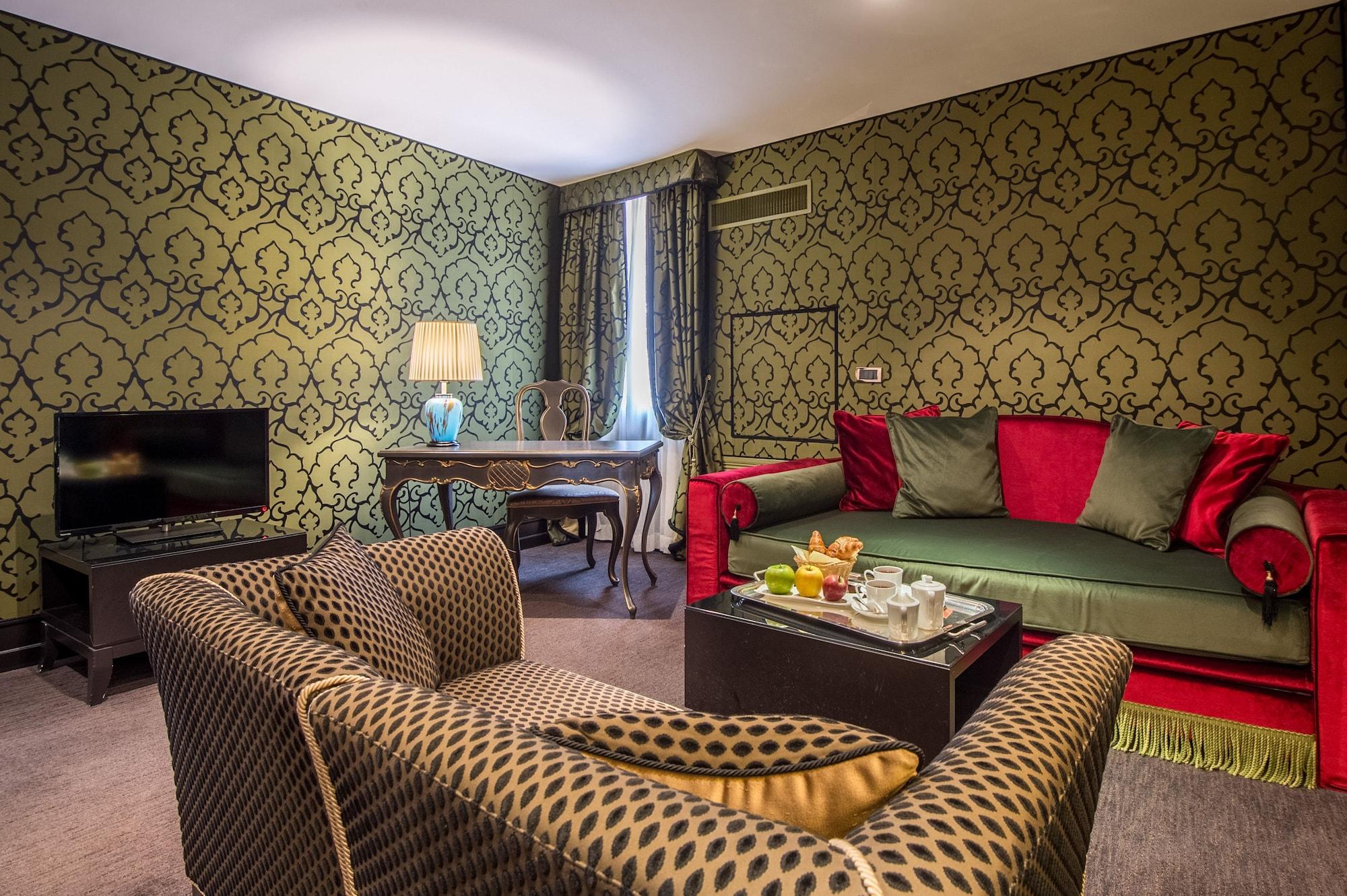 Aqua Palace Hotel 4*