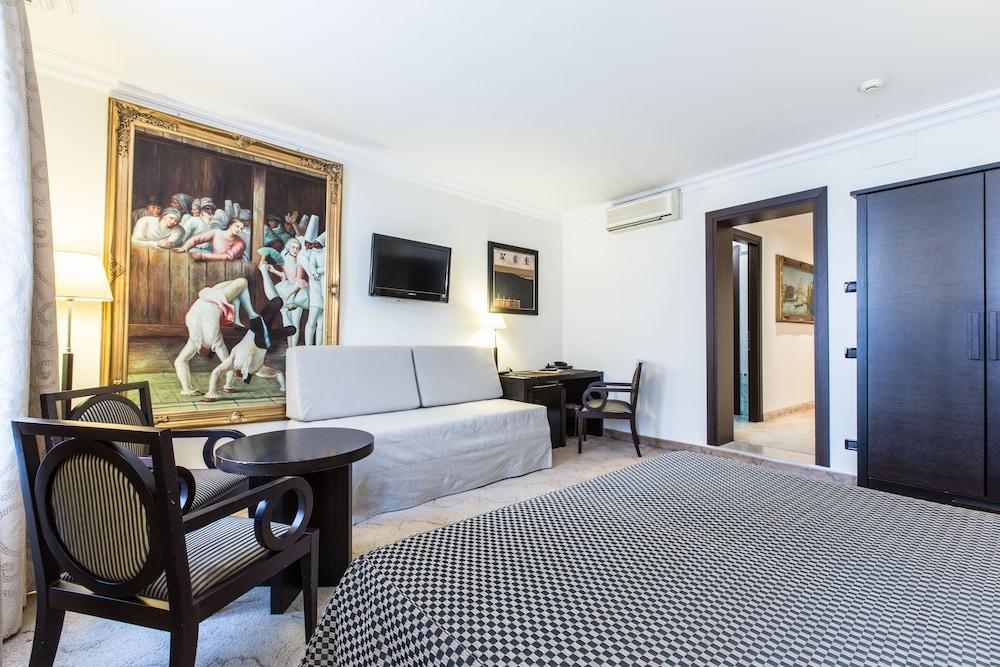 Relais Piazza San Marco 3*