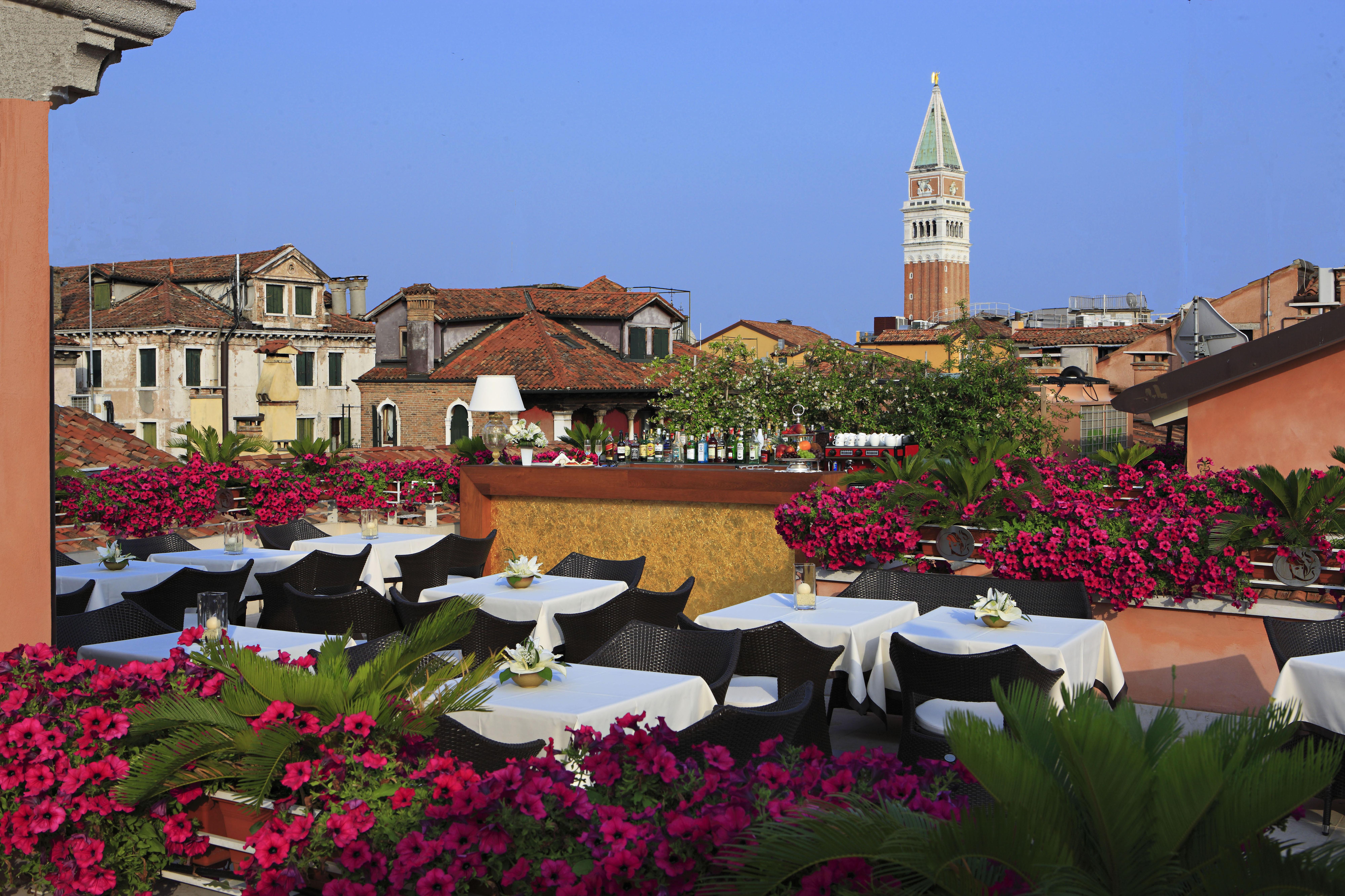 Hotel A La Commedia 4*