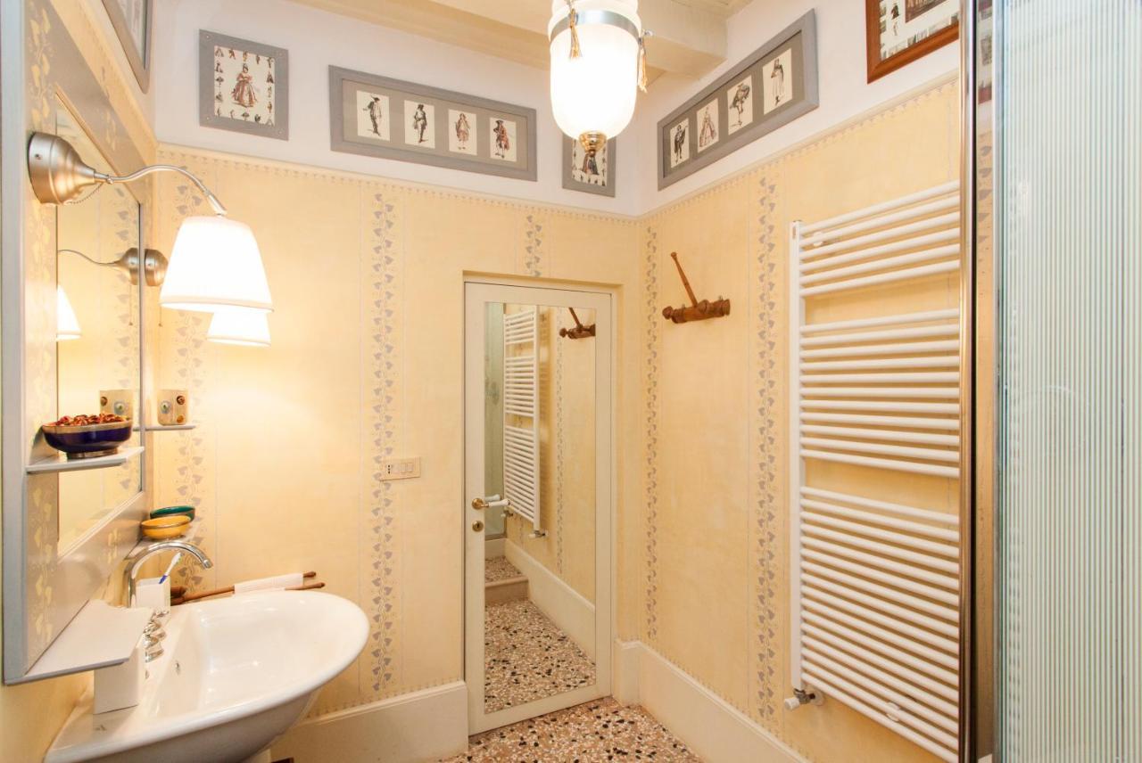 Explore From A Sophisticated Hideaway In San Polo * Venezia