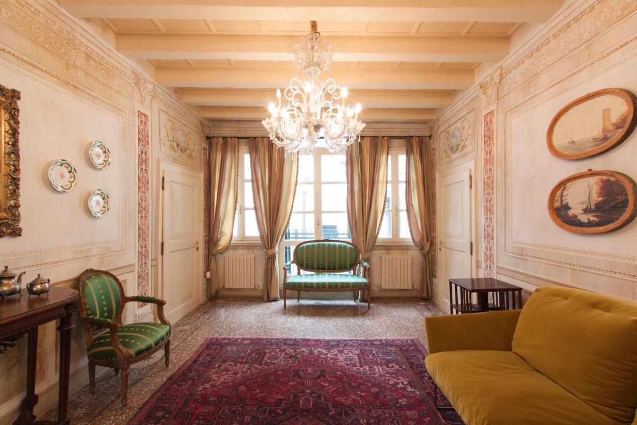 Explore From A Sophisticated Hideaway In San Polo Appartamento Venezia