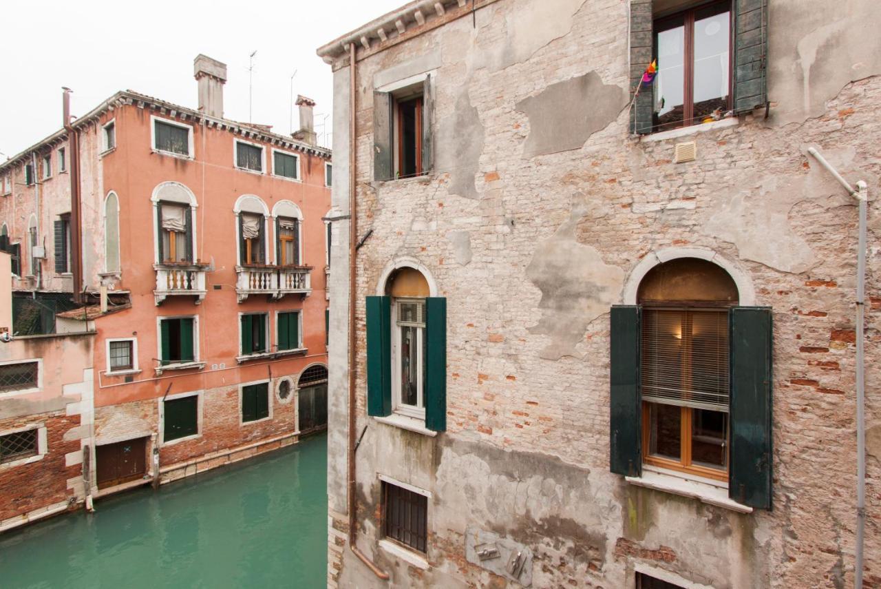 Explore From A Sophisticated Hideaway In San Polo Venezia